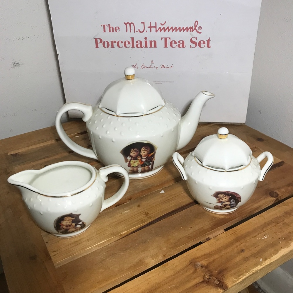 Hummel Stormy Weather Porcelain Tea Set - Picture 2 of 16